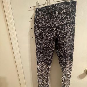 Lululemon size 6